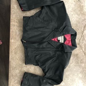 Women’s cropped leather jacket
